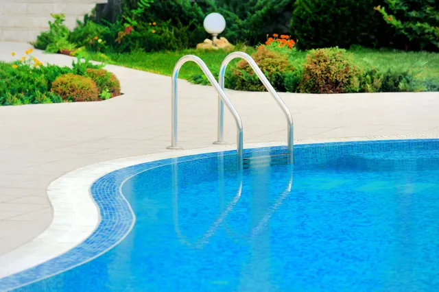 Aloha Custom Pools Supplies And Svc Home Content 03