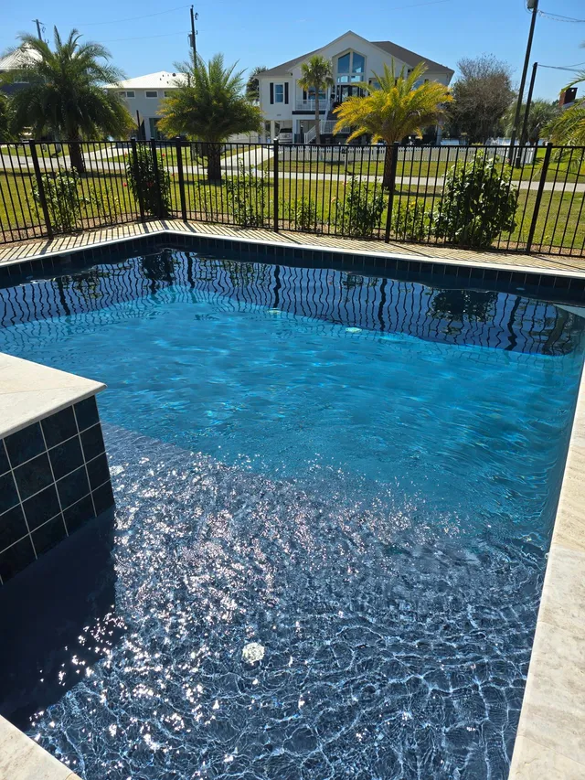 Aloha Custom Pools Supplies And Svc Home Gallery 02